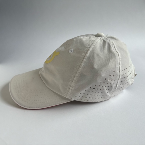 Peloton white exercise hat - Picture 3 of 10